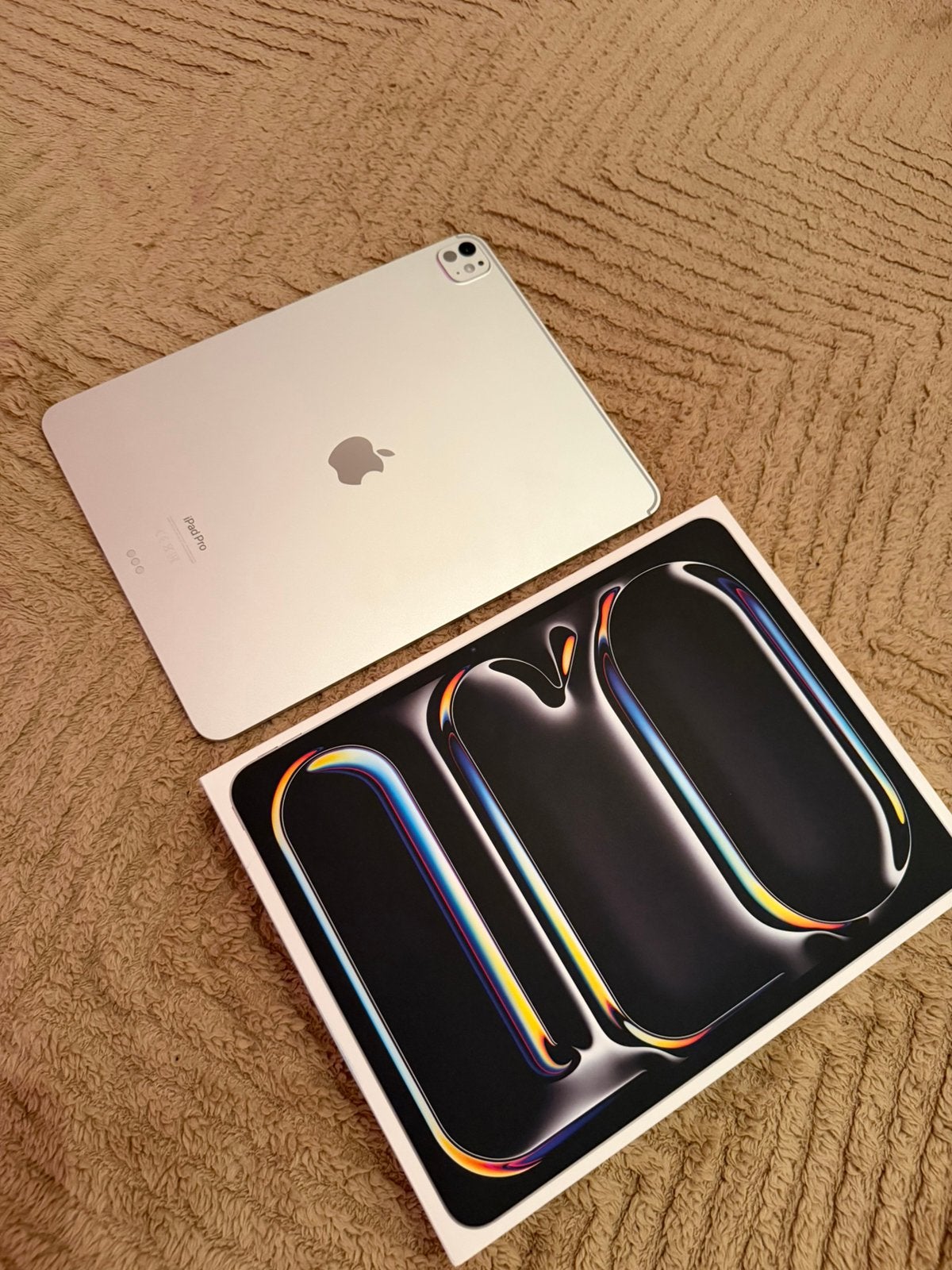 Ipad Pro M4 13 pouces 256 Go complet **Parfait état neuf**, Informatique & Logiciels, Enlèvement ou Envoi, 13 pouces ou plus, Comme neuf
