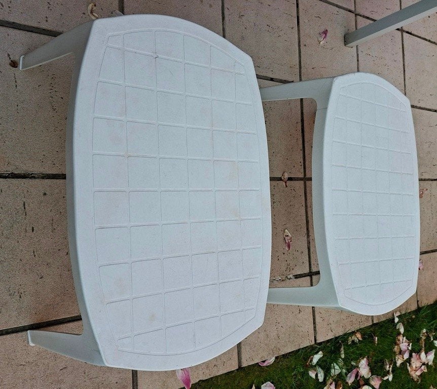 PVC bijzettafels, Ophalen, Gebruikt, Ovaal, Plastic