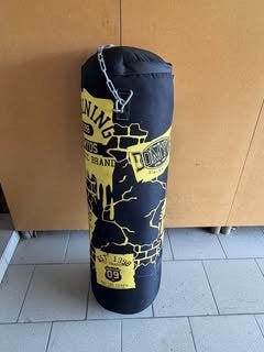 Nieuwstaat bokszak incl ophanging !, Sport en Fitness, Boksen, Ophalen, Zo goed als nieuw, Bokszak