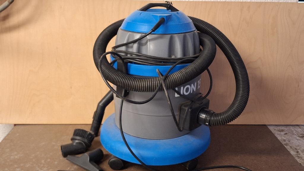 Industriële stofzuiger lion, Ophalen, Zo goed als nieuw, Stofzuiger