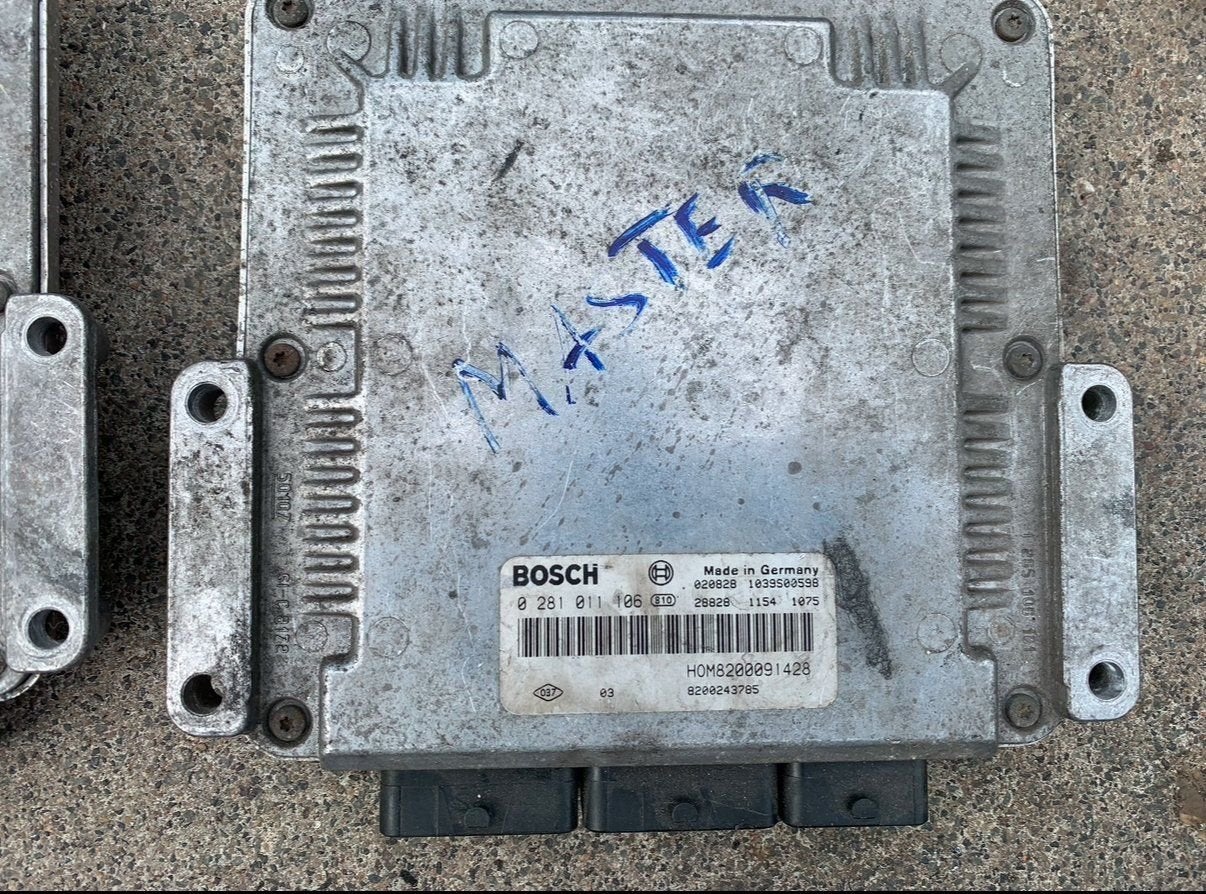 Renault Master ECU Bosch 0281011106, Renault, -, Utilisé, -