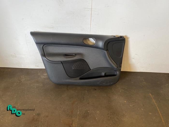 Portierbekleding 4Deurs links-voor van een Peugeot 206 PLUS, Auto-onderdelen, Interieur en Bekleding, Gebruikt, -, -, Ophalen of Verzenden