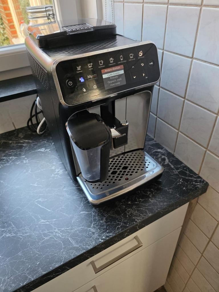 Phillips latte go ep4346 volautomatische koffiezetapparaat, Elektronische apparatuur, Koffiezetapparaten, Ophalen