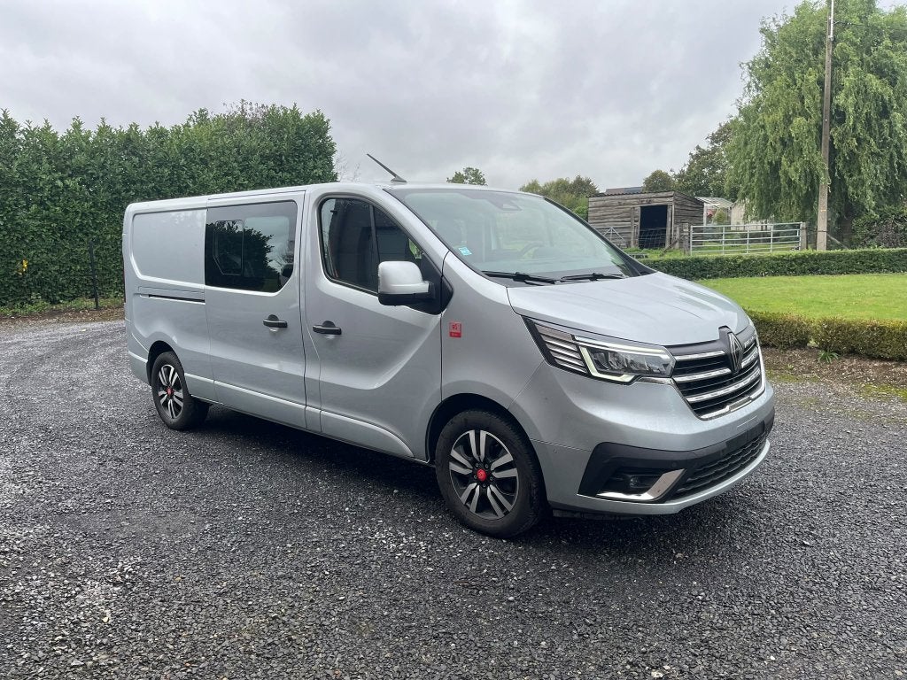 Renault Trafic dubbele cabine AUTOMAAT !, Renault, Bedrijf, Diesel, Zilver of Grijs