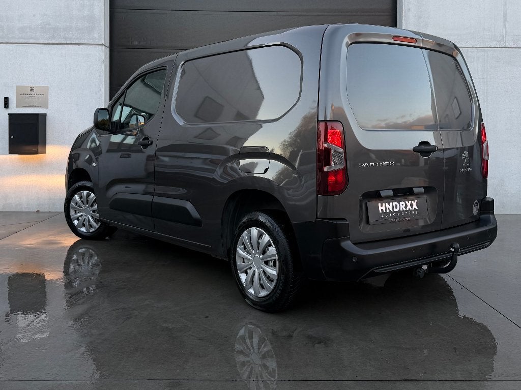 Peugeot Partner 1.2i | CARPLAY | TREKHAAK | 3PL | PDC |AIRCO, Voorwielaandrijving, Stof, 1199 cc, https://public.car-pass.be/vhr/71fa9cea-c238-428d-ac97-c242b0cc17c4