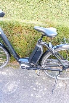 Elektrische damesfiets. Maat 46. Merk Cube, Fietsen en Brommers, Gebruikt, Velgrem, Versnellingen, Minder dan 47 cm