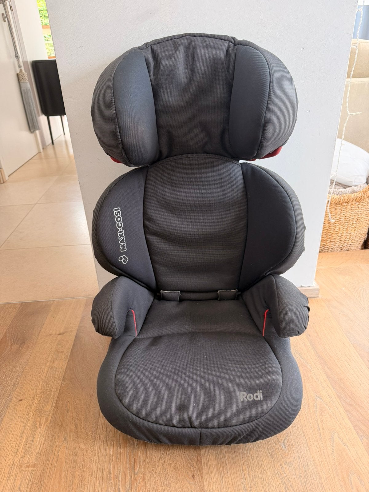 Maxi-Cosi Rodi - Siège auto+ Rehausseur 2en1 – Très bon état, Enfants & Bébés, Sièges auto, Ceinture de sécurité, Dossier réglable
