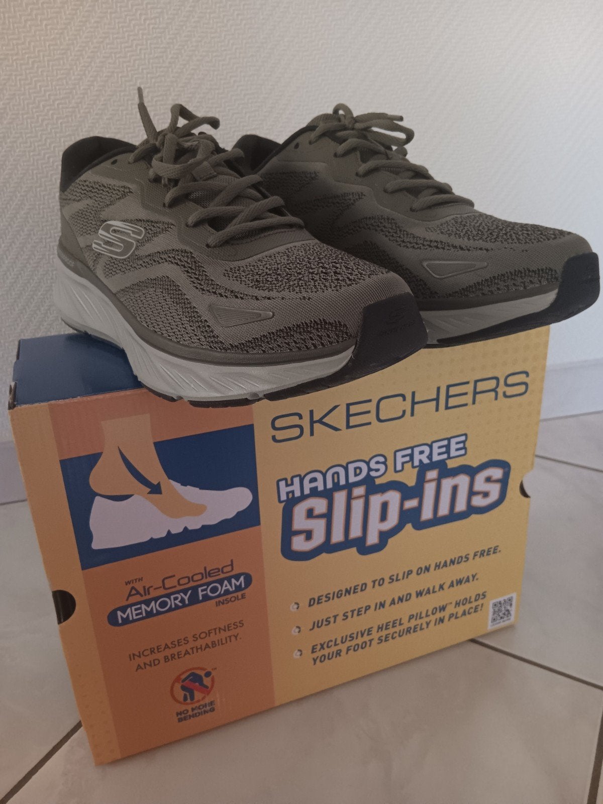 Skechers taille 45 neufs., Enlèvement