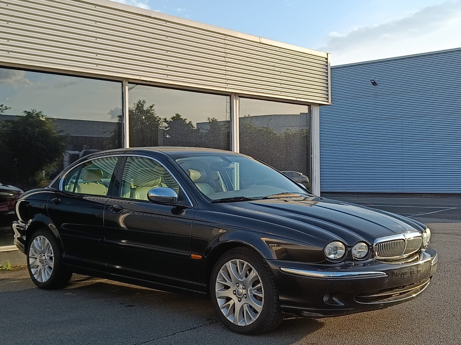 JAGUAR X-TYPE 2.0 ESSENCE V6 AUTOMATIQUE - YOUNGTIMER !, Autos, Jaguar, Cuir, Achat, Beige, 5 portes