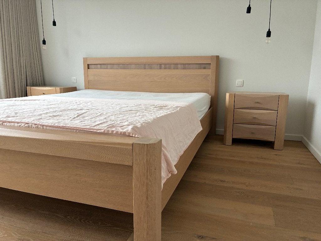 2-persoonsbed met nachtkastjes – massief eiken, Brun, Enlèvement, Utilisé, 180 cm