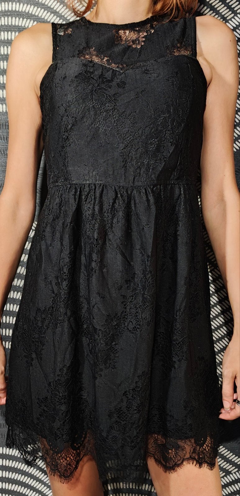 Robe courte noire en dentelle florale Grace & Mila, Enlèvement ou Envoi, Grâce &mila, Comme neuf, Noir