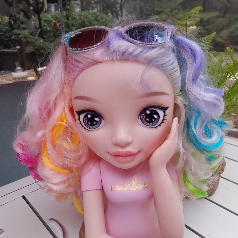 Rainbow High Bella Parker styling hoofd + accessoires., Ophalen of Verzenden, Gebruikt, Overige typen