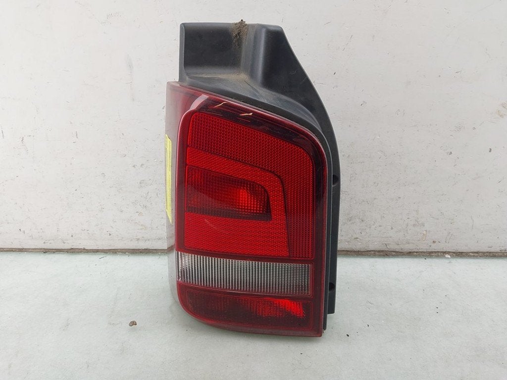 FEU ARRIÈRE GAUCHE Volkswagen Transporter T5, Volkswagen, Utilisé, Rixbecker Straße 75
59552  Lippstadt, DE, Info@forvia.com