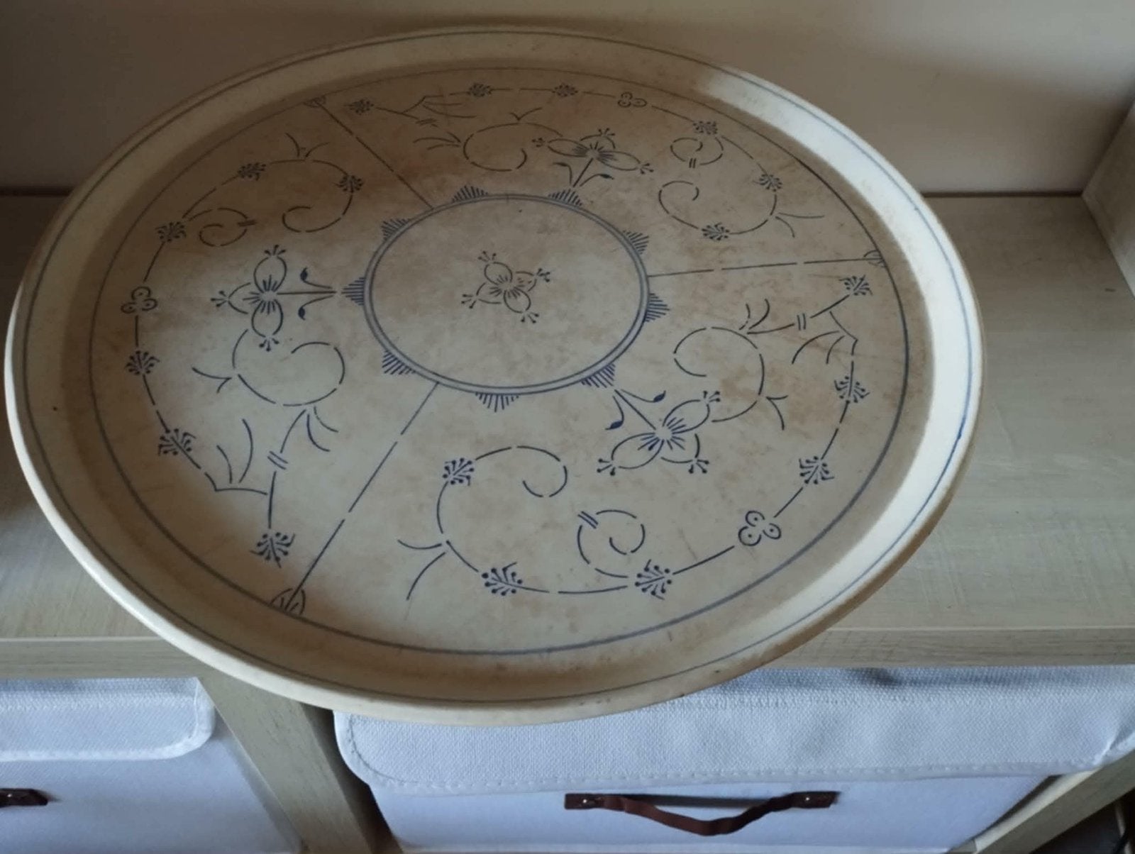 plat à gâteau sur pied « Indisch Blauw », Enlèvement