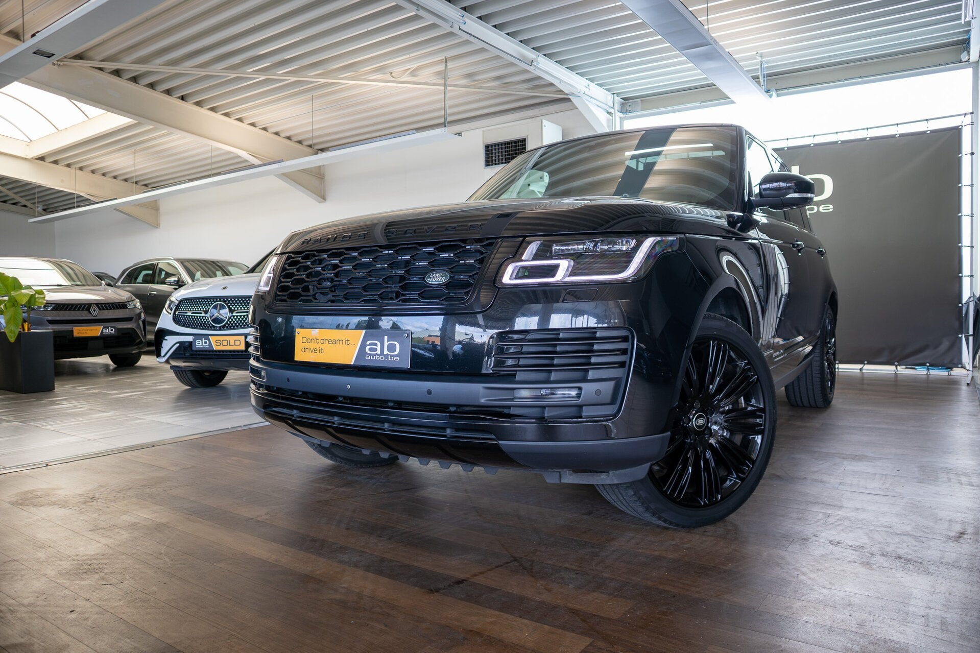 Land Rover Range Rover 3.0D, PANO, KEYLESS, CARPLAY, LUCHTV, Zwart, 0 kg, Zwart, Bedrijf