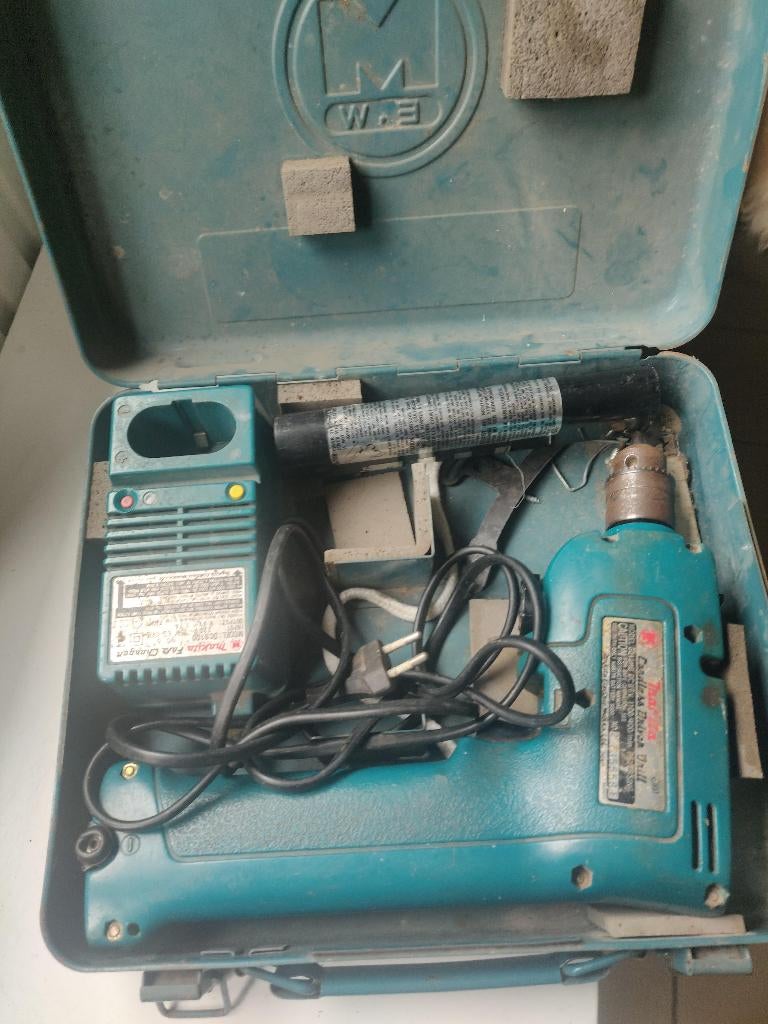 makita boormachien, Ophalen of Verzenden, Gebruikt, Boor- en Schroefmachine, Variabele snelheid