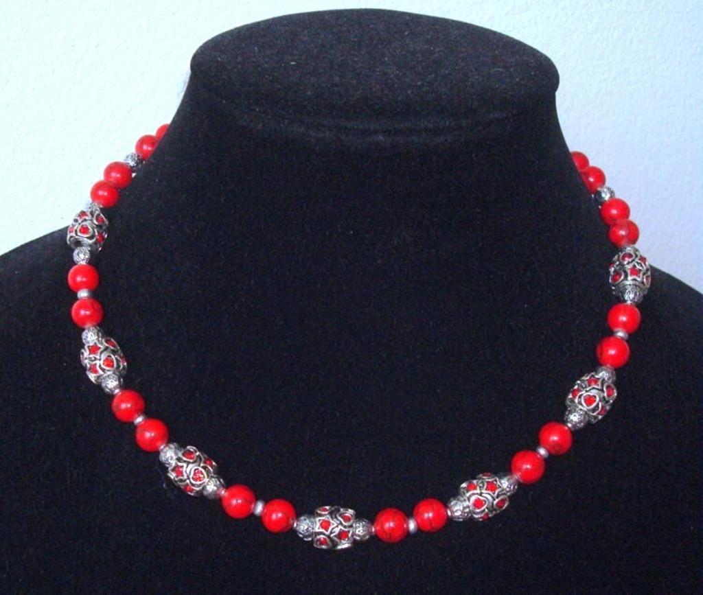 Ketting van rood natuursteen met strassbedels, Handtassen en Accessoires, Kettingen, Nieuw, Steen of Mineraal, Rood, Verstelbaar