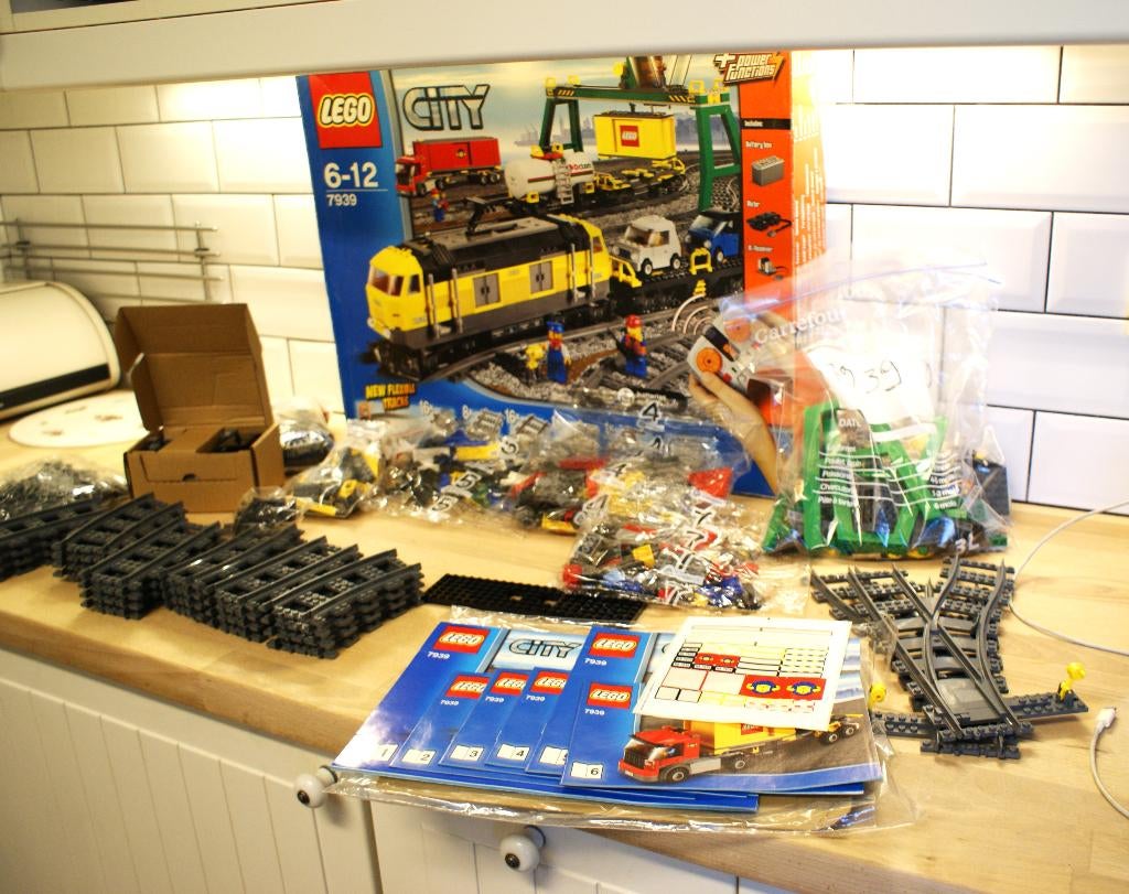 Lego  7939  Cargo Train 100 % compleet  als nieuw met doos, Lego, Lego, Ophalen of Verzenden, Www.lego.com