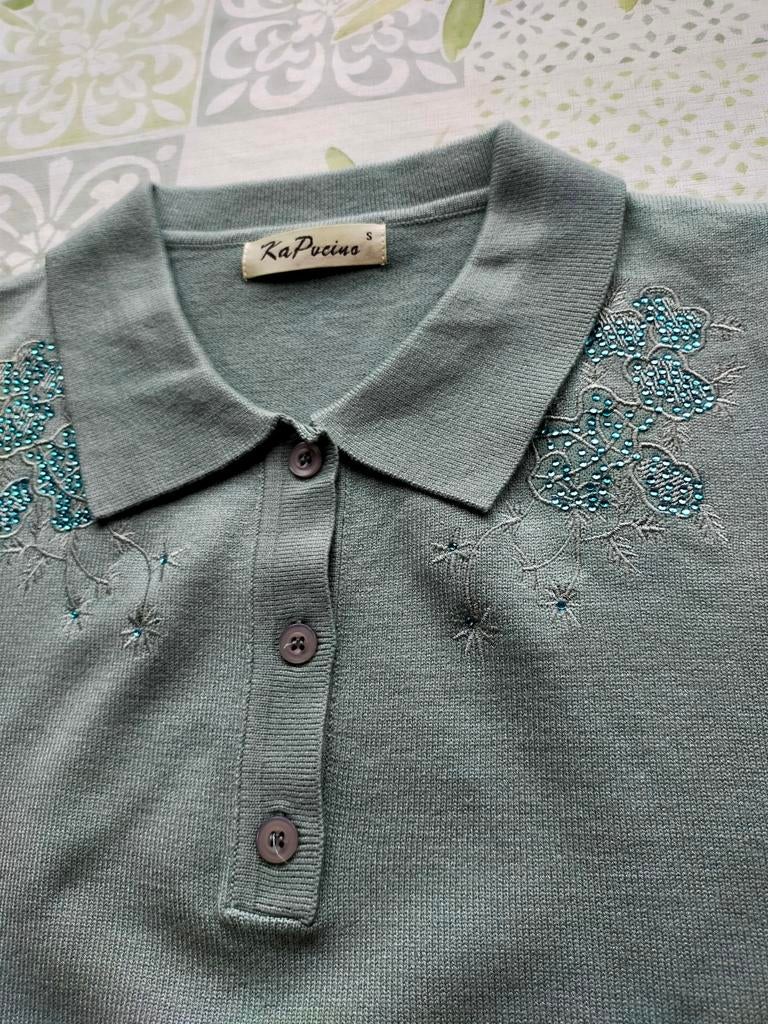 Trui in appelblauwzeegroen kleur en bovenaan met pareltjes., Kleding | Dames, Ophalen, Nieuw, Maat 36 (S)