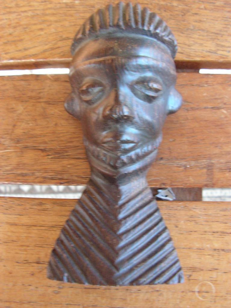 Sculpture africaine de buste en bois., Enlèvement ou Envoi
