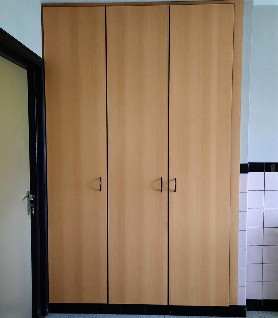Inbouwkast in perfecte staat, Ophalen