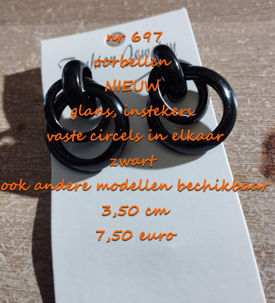 697. Bijou : boucles d'oreilles, NEUF, frais de port inclus, Bijoux, Sacs & Beauté, Boucles d'oreilles, Autres matériaux, Noir