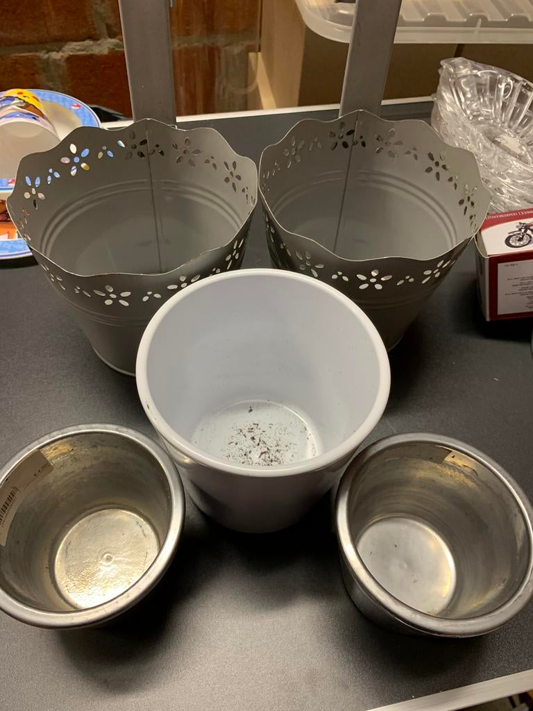 Bloempotten, Enlèvement, Comme neuf