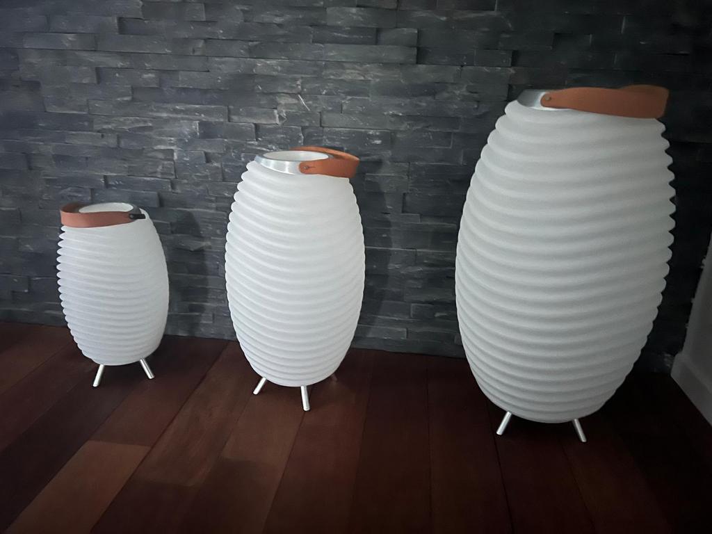 Set lampe Koduu Synergie, refroidisseur à vin, haut-parleur, Maison & Meubles, Lampes | Lampadaires, Comme neuf, Moins de 100 cm