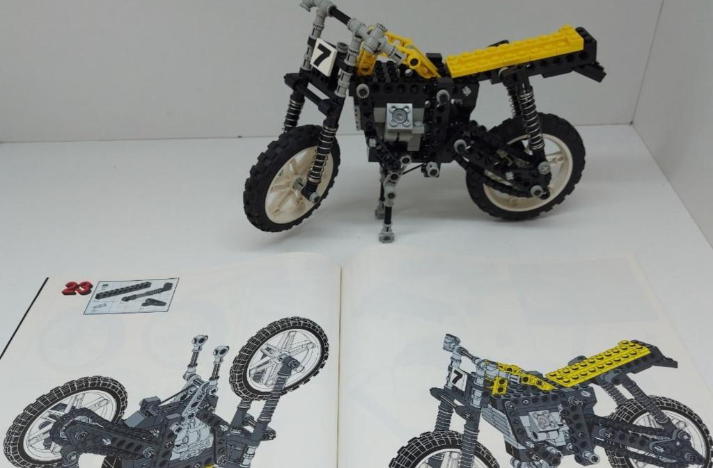 lego technic 8838 motorcycle, Kinderen en Baby's, Speelgoed | Duplo en Lego, Ophalen, Zo goed als nieuw, Complete set, Lego