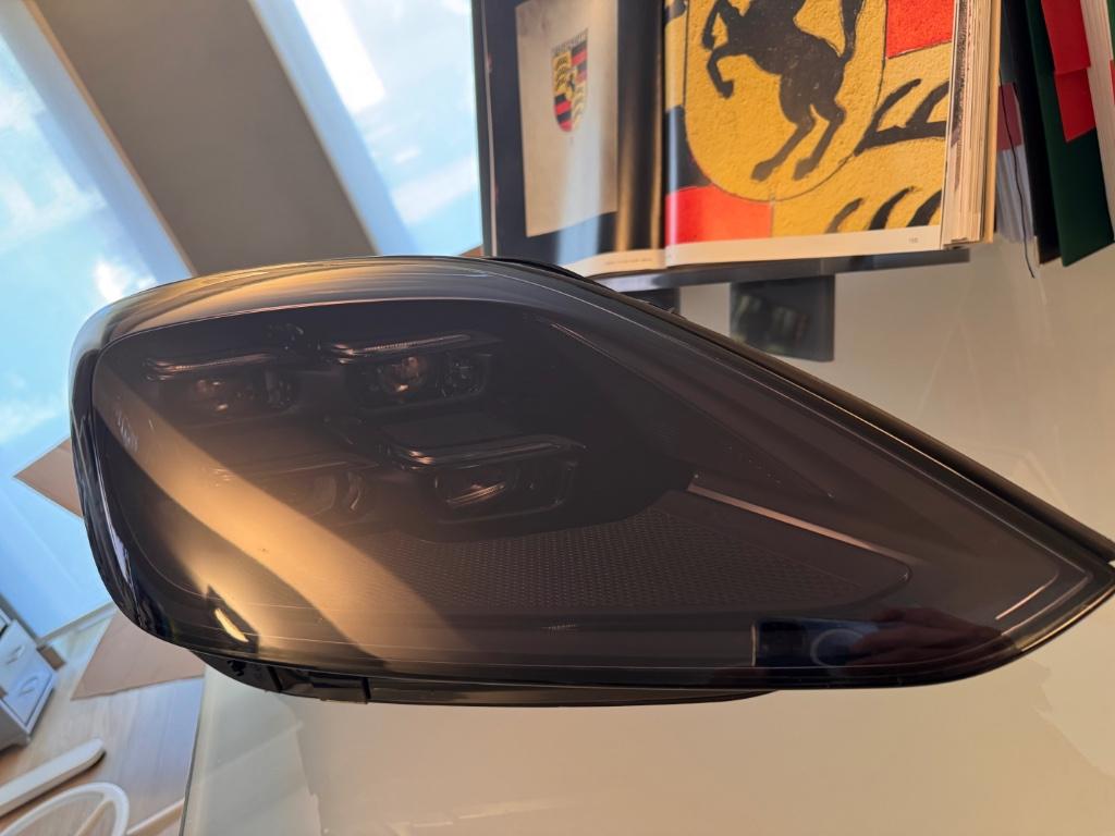 Koplamp rechts Led HD Matrix getint Porsche Cayenne 2024, Ophalen, Porsche
