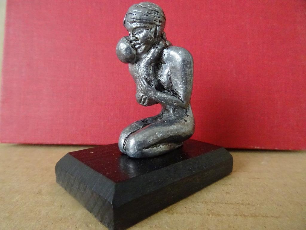 Statue statuette Corry Ammerlaan Mère et enfant Artihove 7cm, Enlèvement ou Envoi, Comme neuf, Humain