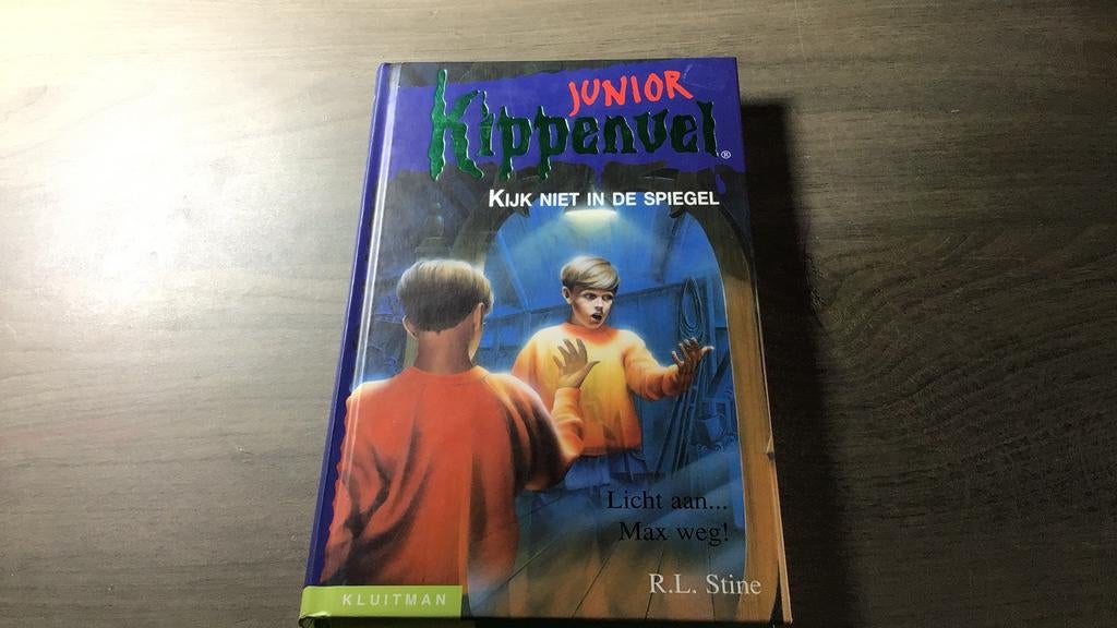 R.L. Stine - Kijk niet in de spiegel(D), Fictie algemeen, Ophalen of Verzenden, Zo goed als nieuw, R.L. Stine