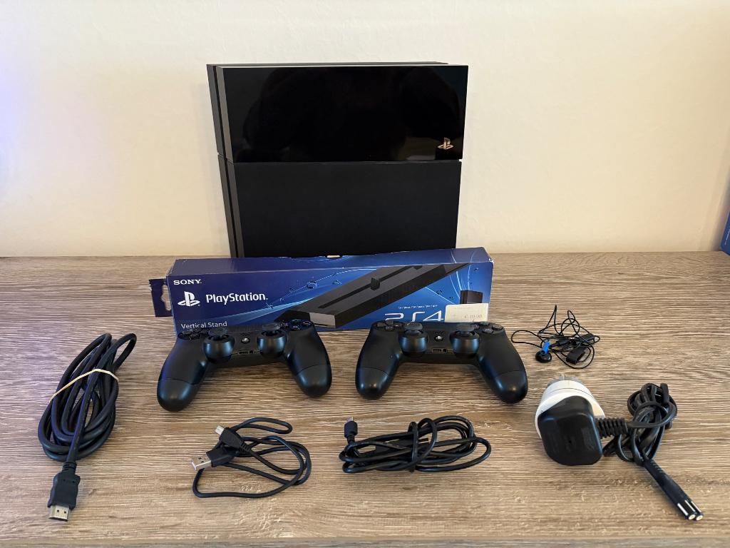 Playstation 4, Games en Spelcomputers, Spelcomputers | Sony PlayStation 4, Ophalen, Met 2 controllers, Zo goed als nieuw, Original