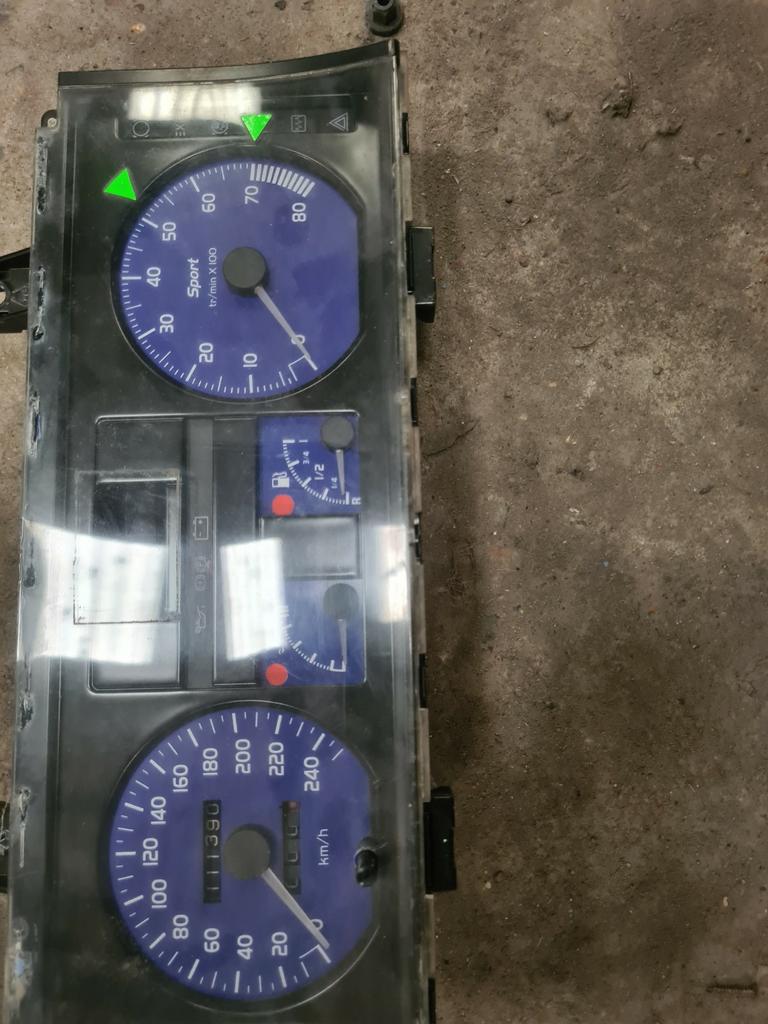 Compteur et manomètre clio 16s Williams, Enlèvement