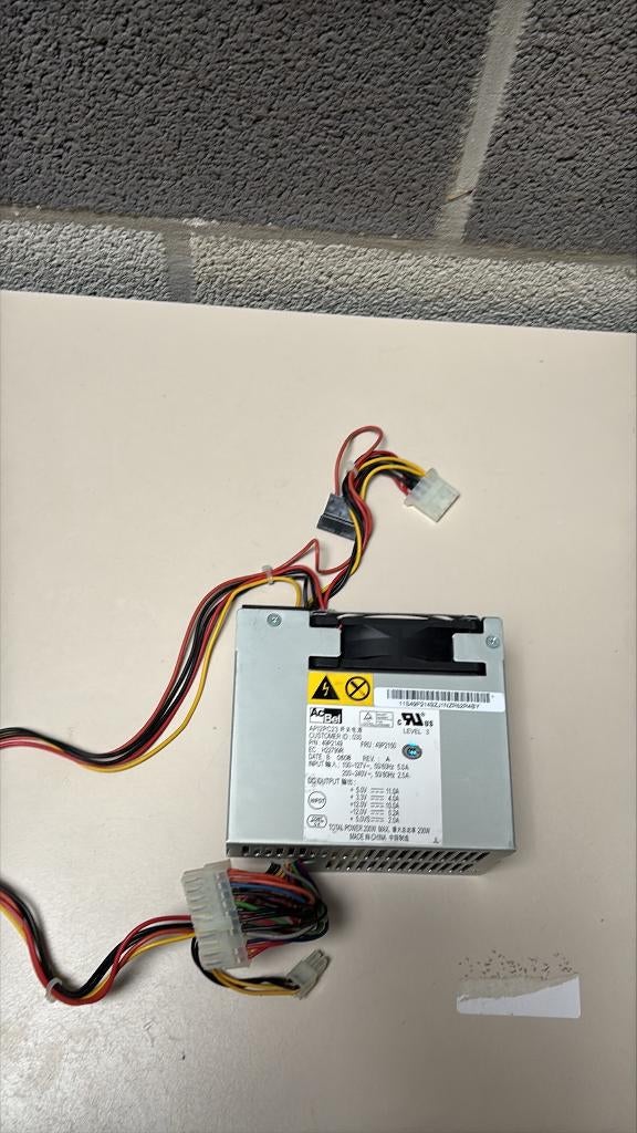 PC voedingen, Enlèvement, Utilisé