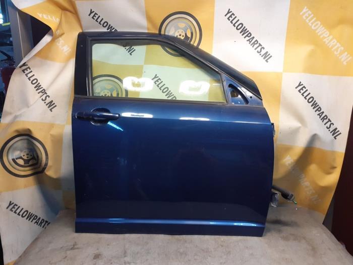 Portier 4Deurs rechts-voor van een Suzuki Swift (ZCH), Gebruikt, -, Deur, -