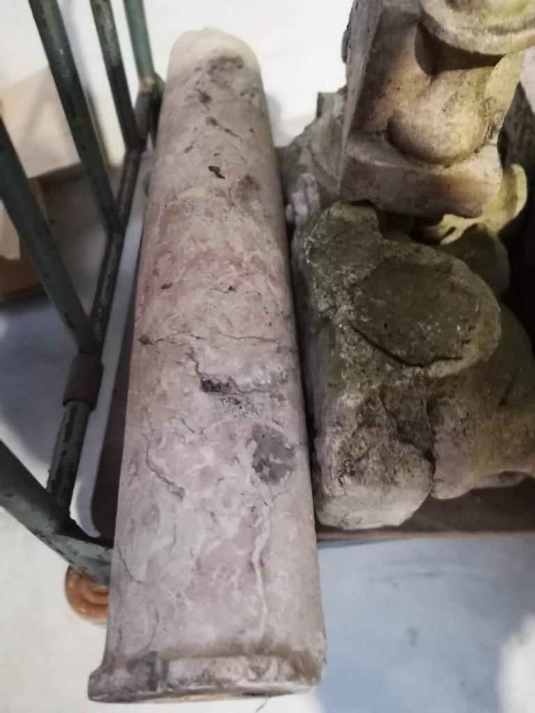 antiek rood marmeren zuil pilaar  L= 82 cm diameter 17 cm, Ophalen