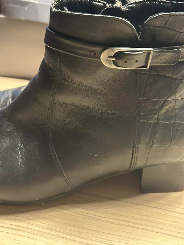 Zwarte enkellaarsjes solidus maat 40 prima staat, Comme neuf, Boots et Botinnes, Noir, Enlèvement ou Envoi