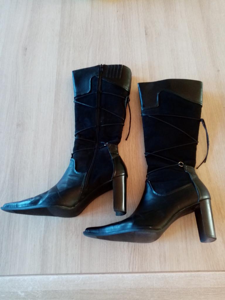 Dames laarzen zwart maat 41    10€, Enlèvement