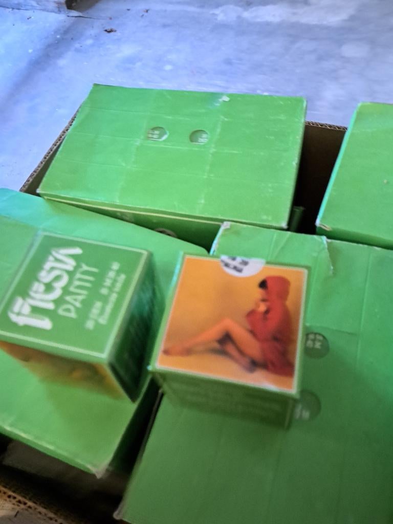 370 Vintage Fiesta Pantys S/M Nieuw  de orginele Verpakking, Ophalen, Bruin, Fiesta, Nieuw