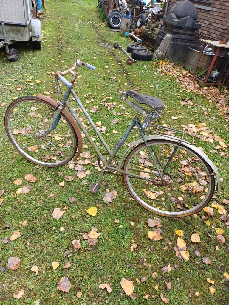 Oude damesfiets van Belgische makelij, Fietsen en Brommers, Fietsen | Dames | Damesfietsen, Ophalen