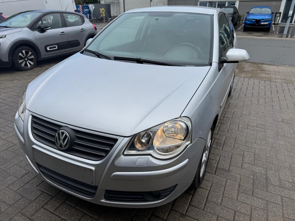 Polo benzine , gekeurd voor verkoop 3600€ airco, Auto's, Voorwielaandrijving, 4 cilinders, 1198 cc, Bedrijf