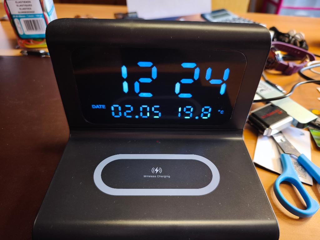 REVEIL AVEC CHARGEUR  ROHS, Ophalen, Nieuw, Digitaal