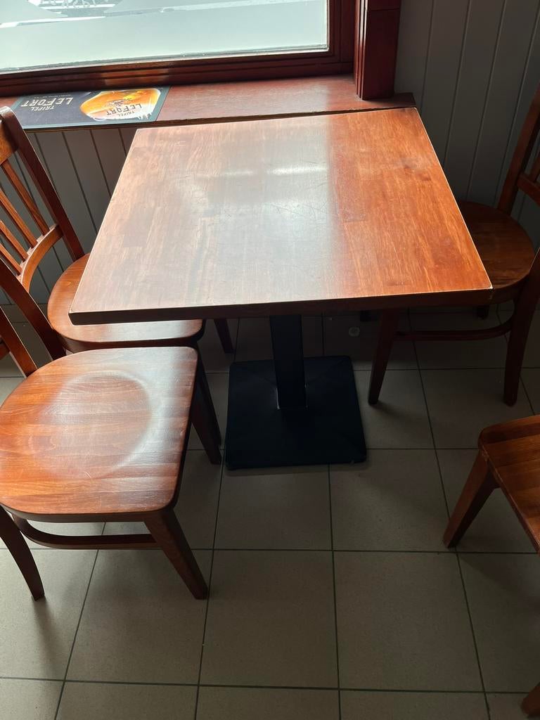 4 tafels en 16 stoelen horeca, Ophalen, Zo goed als nieuw