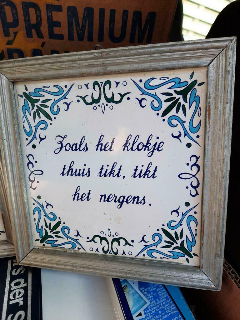 Spreuken op tegeltje met houten kader ., Antiek en Kunst, Ophalen