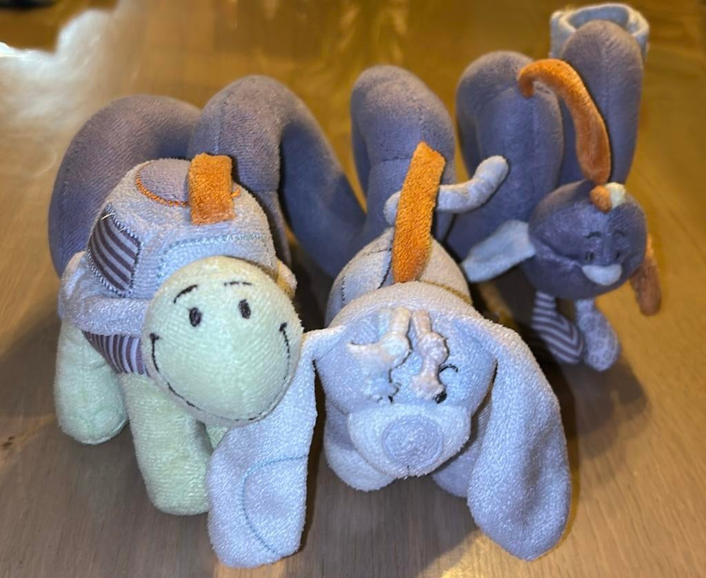 🐢 🐶 🐥 Speelgoed voor maxi cosi van noukie’s, Kinderen en Baby's, Ophalen of Verzenden, Zo goed als nieuw, Mobiel, Met geluid