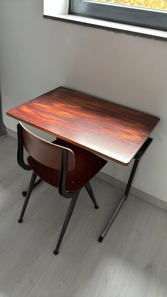 Bureau ancien pour enfant, Enlèvement, Utilisé