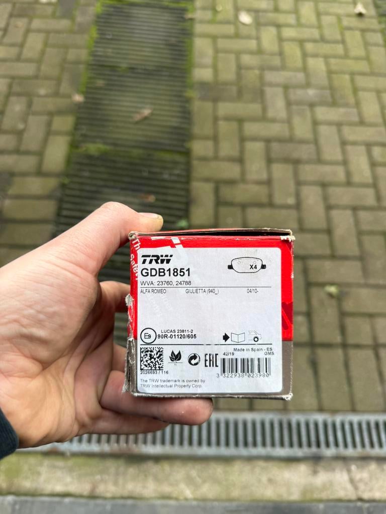 Alfa giulietta brembo systeem remblokken achter, Ophalen