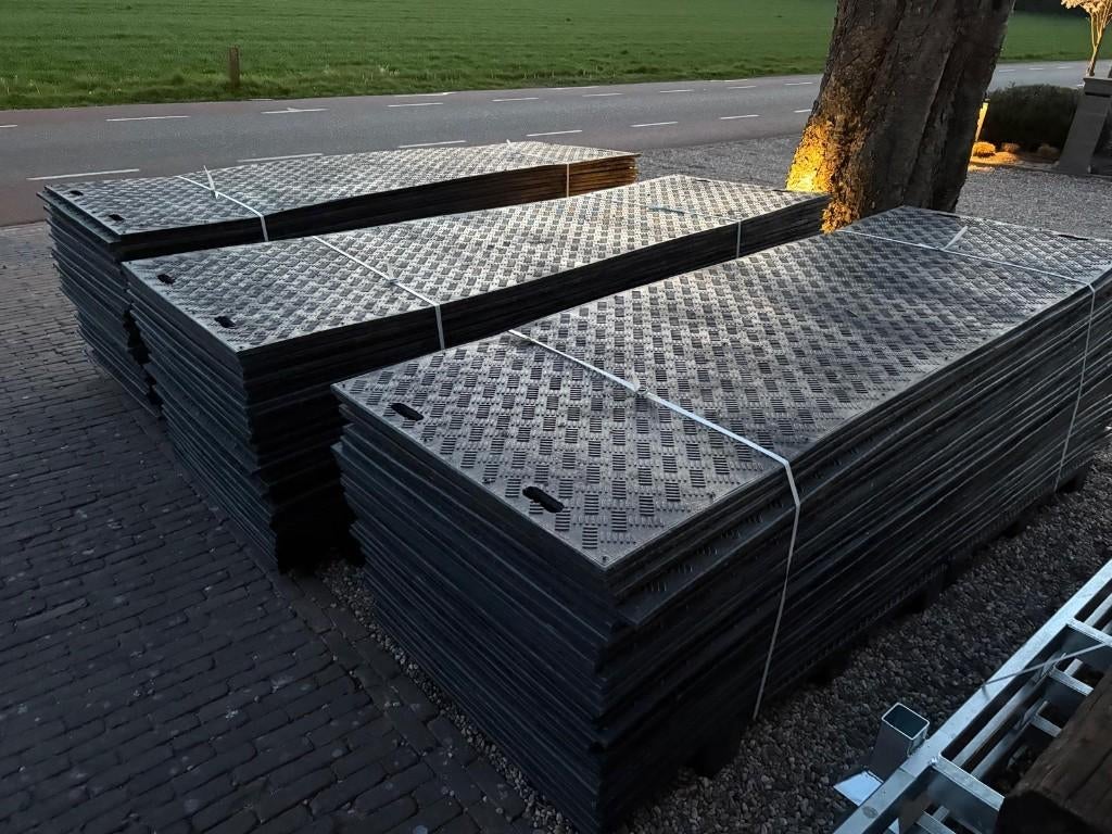 Goedkope partij: 25 kunststof rijplaten, gratis verzending!, Doe-het-zelf en Bouw, Overige Doe-Het-Zelf en Bouw, Nieuw, Ophalen of Verzenden