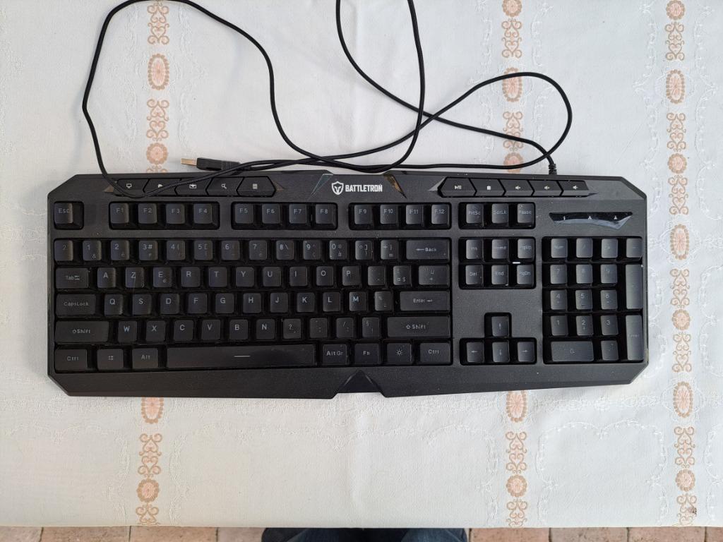 gaming klavier Battletron, Clavier gamer, Enlèvement ou Envoi, Azerty, Utilisé